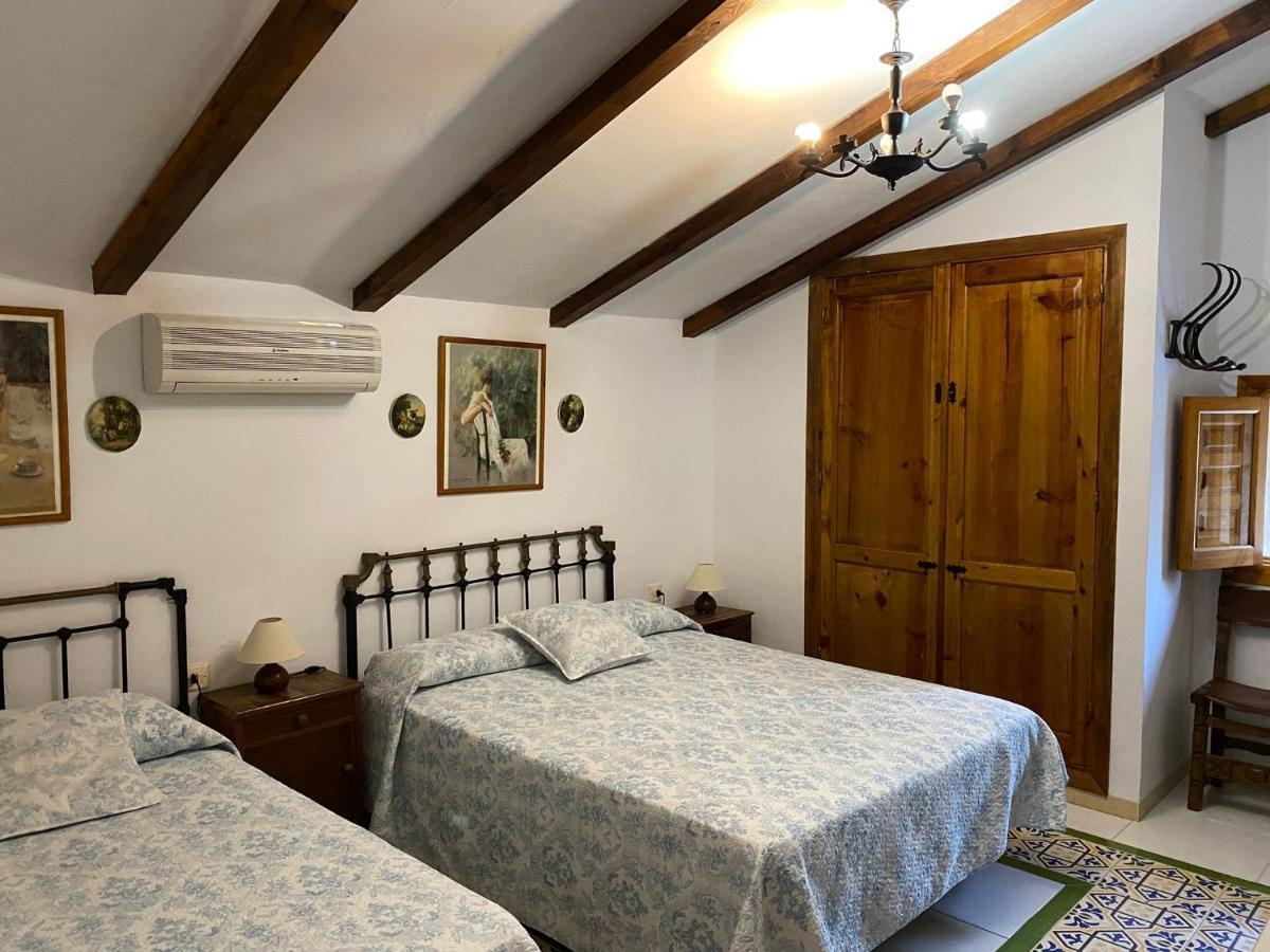 Maison d'hôtes La Toba à Burunchel Extérieur photo