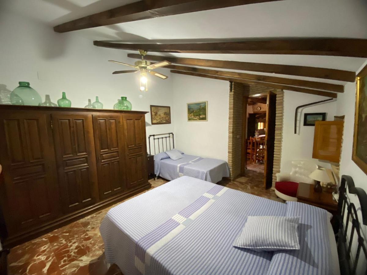 Maison d'hôtes La Toba à Burunchel Extérieur photo