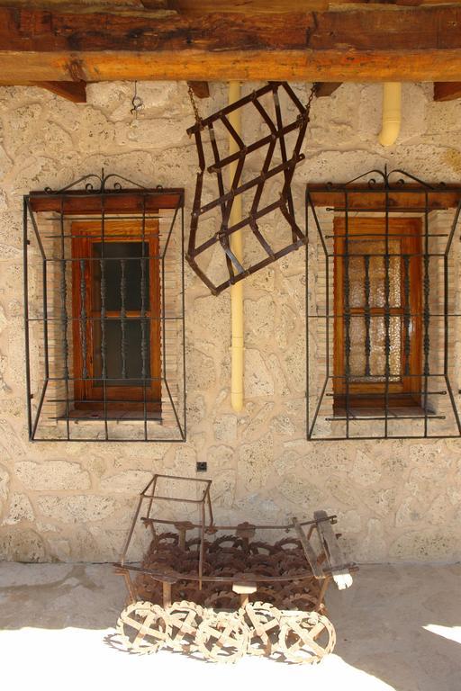 Maison d'hôtes La Toba à Burunchel Extérieur photo